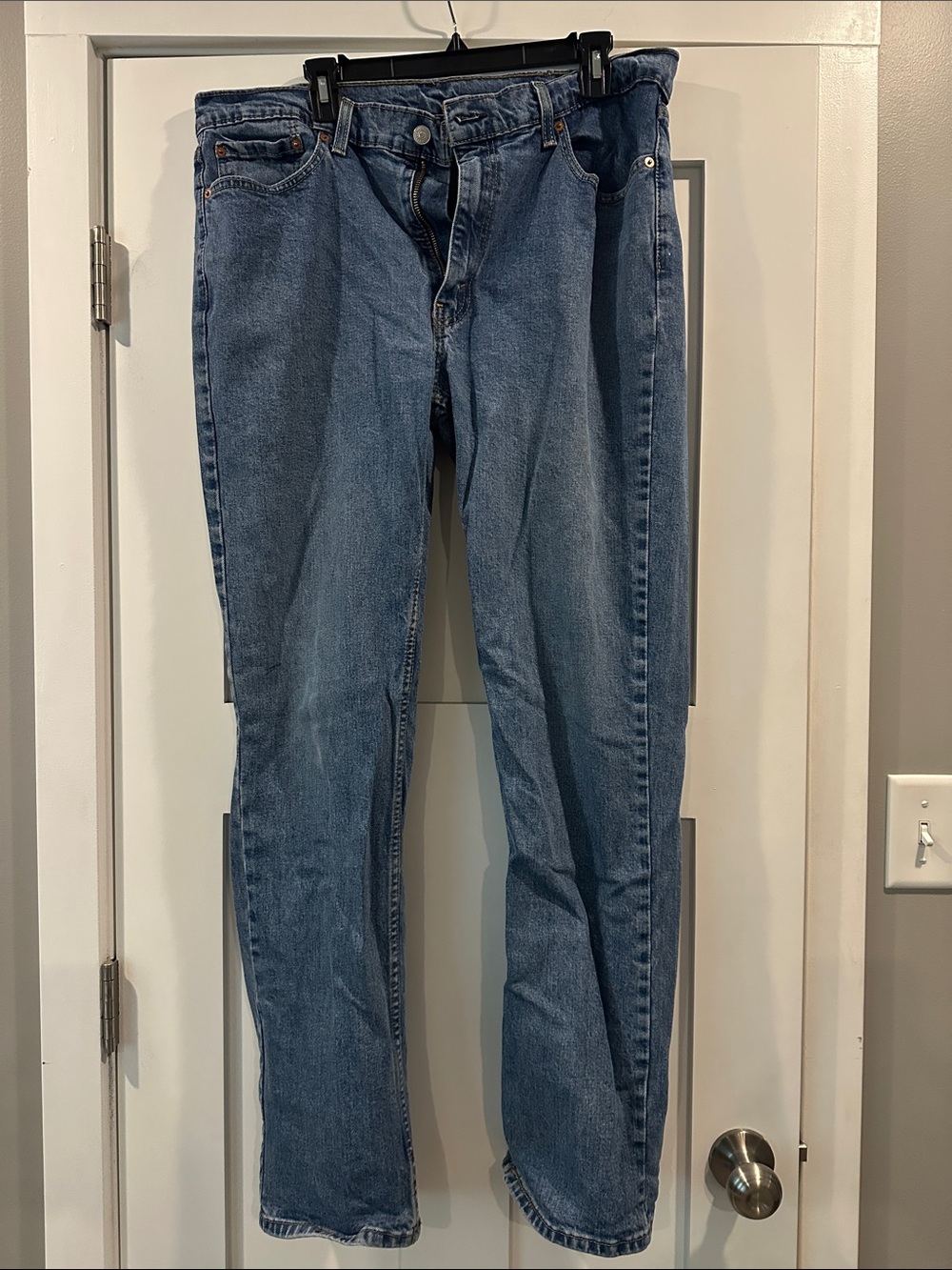 Levi's Men's Straight-Leg Medium Blue Jeans